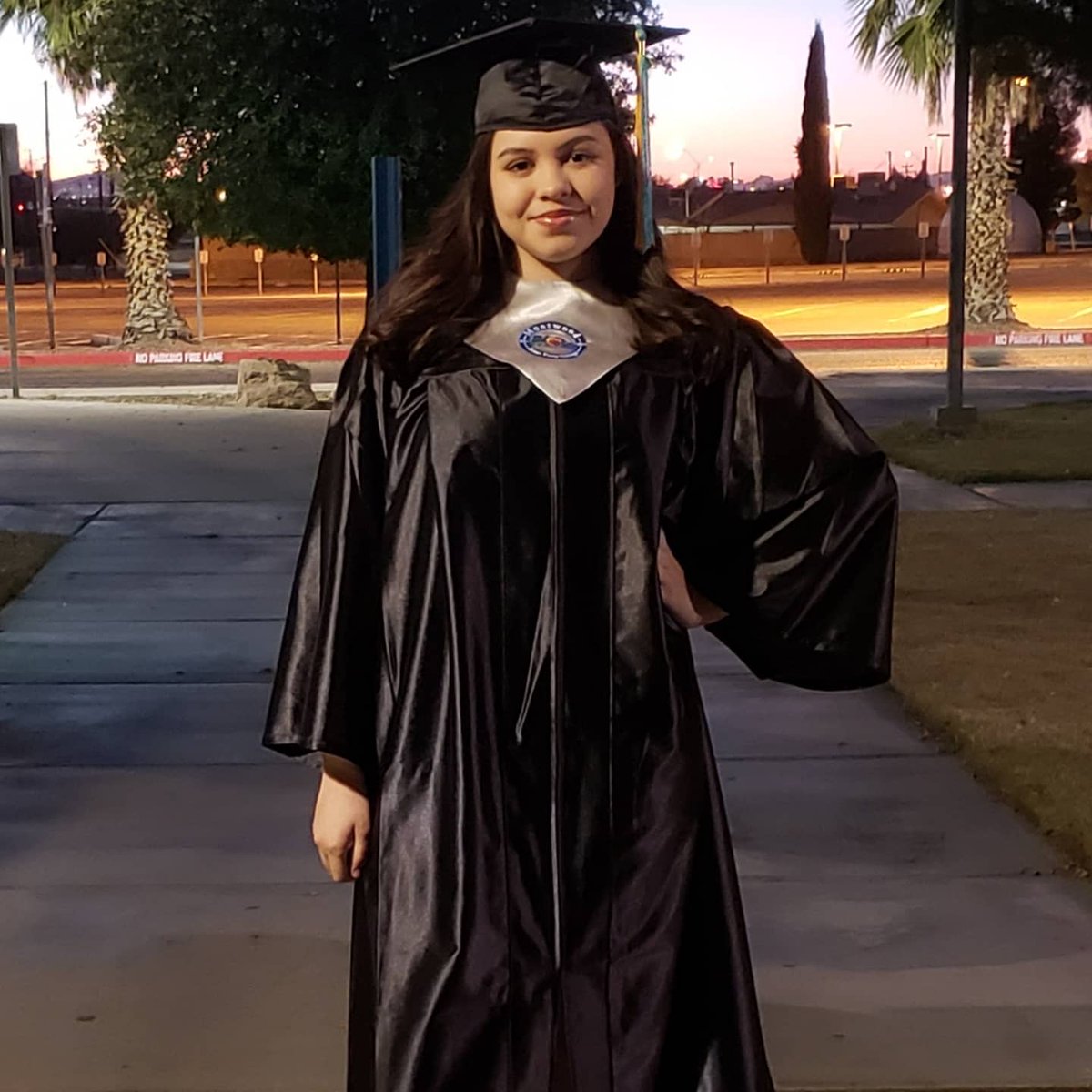 Irma12770's tweet photo. I had the privilege and honor of stoling my daughter Marisol tonight. Congratulations on earning your associates degree thru Rams Early College before your high school diploma. We are very proud of you!!!🎓💚💙 May God continue to Bless You Always! Love U 💗 @REC_MHS @marisolxmia https://t.co/lo87wqsUHu