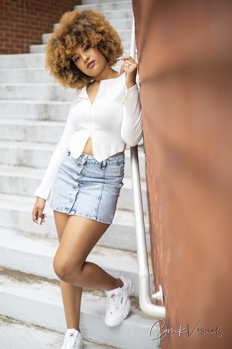 CjmkVisuals's tweet photo. Book Your Shoot Today📸❗️
Model: @bellebaie20
•
•
•
•
•
#CjmkVisuals #Canon #BlackGirlMagic #HoustonPhotographer #HoustonPhotography #melanin #Houston #BallNChainEnt #melaninpoppin #melaninmagic #instagram #explorer #explorepage https://t.co/vaGmtIip3d