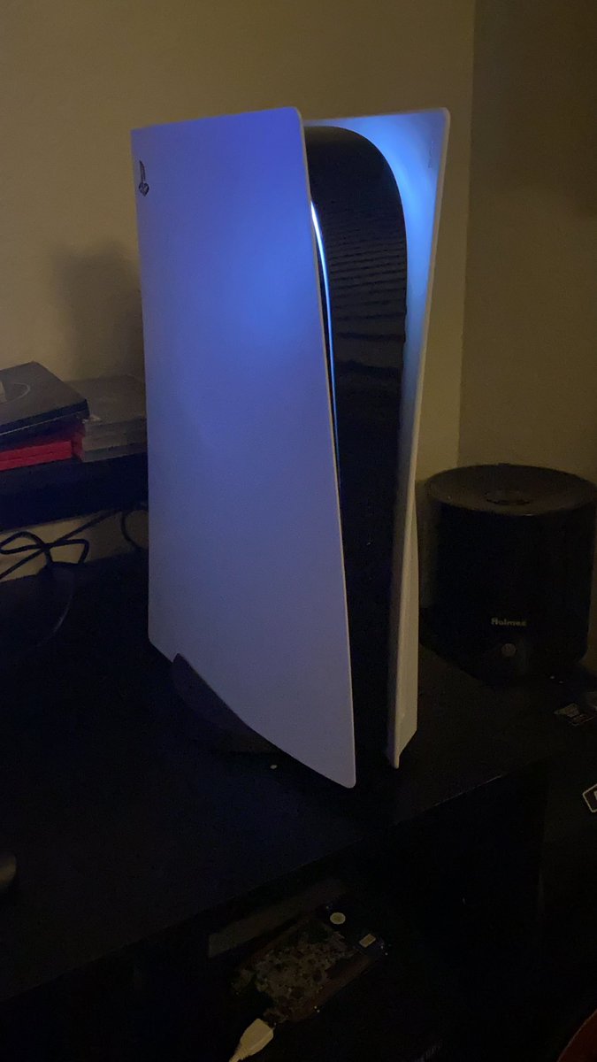 JakePoola's tweet image. YESSSS MY #PS5 CAME IN ALL THANKS TOO @TheSiteSupply