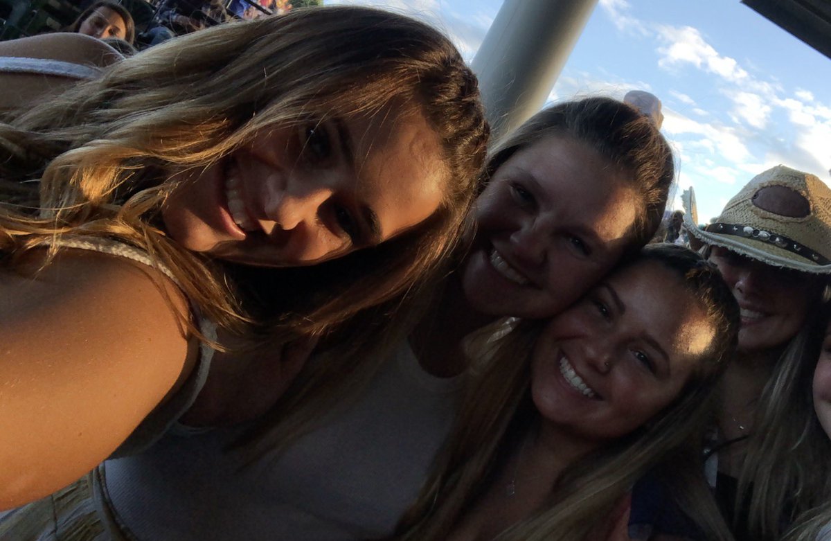 silvermayhem22's tweet photo. @DanAndShay 8.25.16@DTE // 8.18.18@DTE // 11.2.18@LCA // 8.22.19@DTE https://t.co/2Cj2zGOJKi