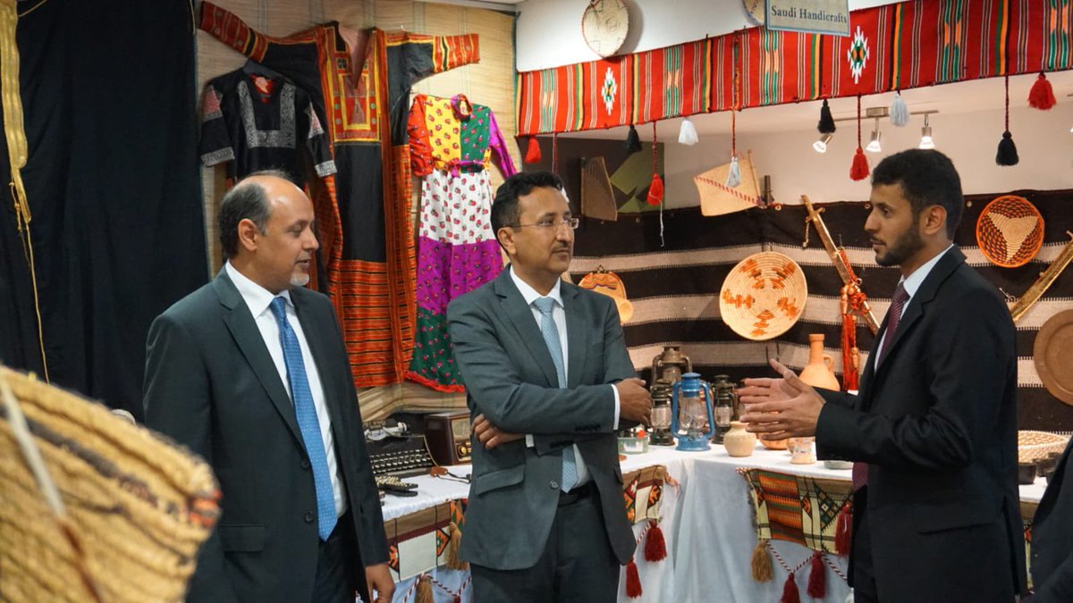 بحضور سعادة القنصل العام بالإنابة الأستاذ/ عبدالرحمن آل مزهود، والقائم بأعمال الملحق الثقافي الدكتور/ محمد القحطاني، تم افتتاح المعرض الدائم للثقافة والتراث بالملحقية الثقافية السعودية في نيوزيلندا، وجرى خلاله الاحتفاء بيوم اللغة العربية.