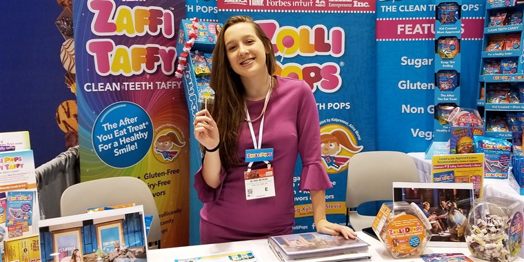 ainaaanatashaaa's tweet photo. Alina a 13years old  CEO of a $6 million candy company, Zollipops. She discovered that tooth decay was the biggest epidemic in America. So, she came up with the idea of creating a teeth-friendly ingredient, Zollipops (a sugar free candy) 🍭 #imk221 #sweetener https://t.co/NN3DEvTlBU