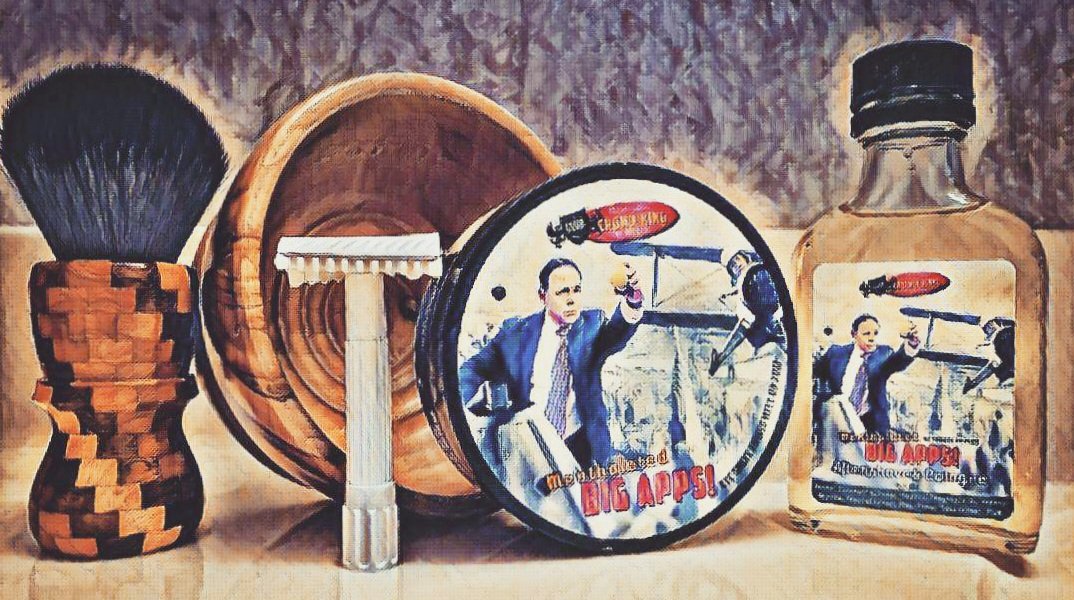LettuceRemember's tweet photo. #MentholMonday #SOTD with "Big Apps" Shaving Soap &amp; Aftershave with Bakelite Slant DE Razor all by @Phoenix_Shaving ~ Bowl &amp; brush by Colorado Razor Designs #WetShaving #Razor #ArtisanSoap #ArtisanPerfumery https://t.co/YwshAaU5DI