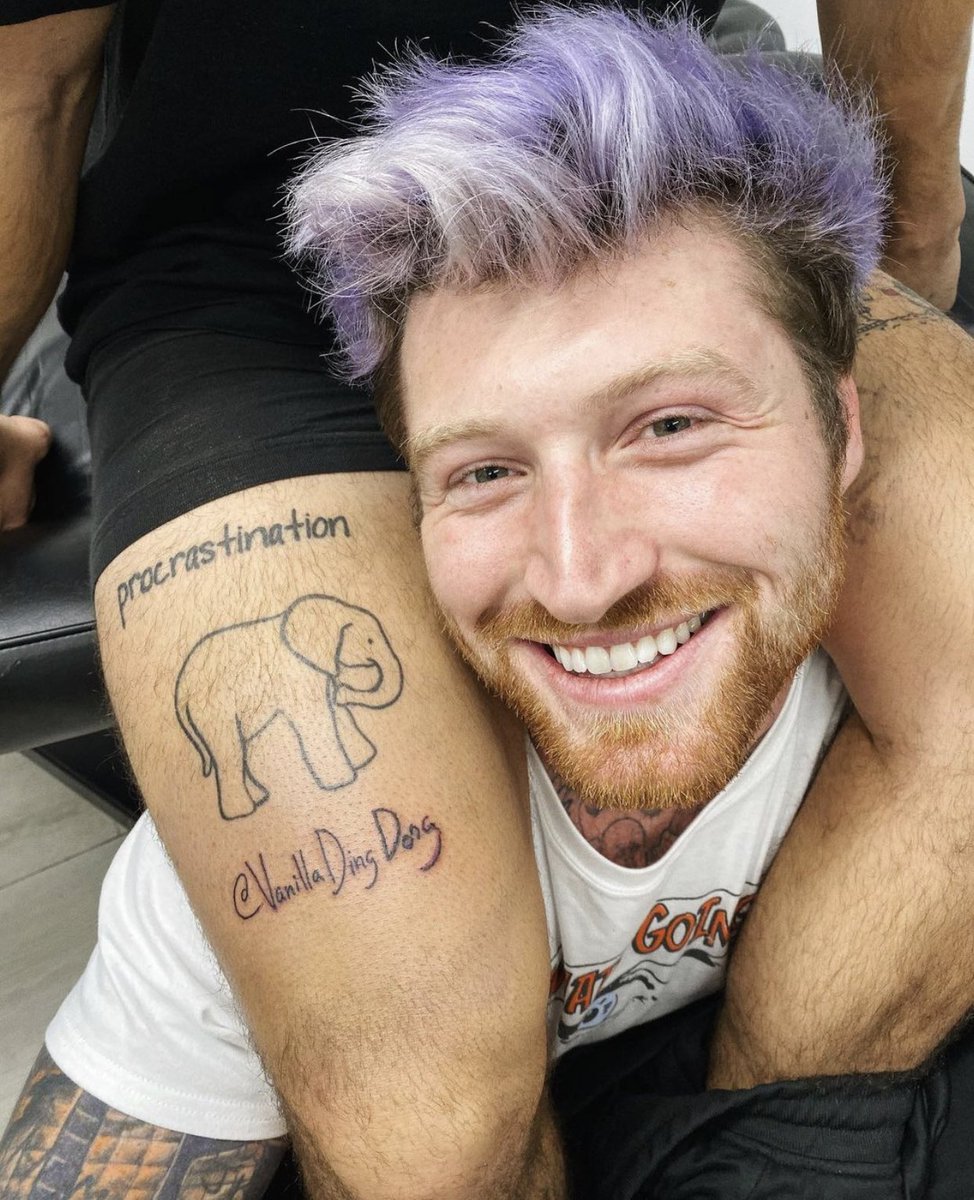all the  @ImNotScottySire hairstyles- a thread -