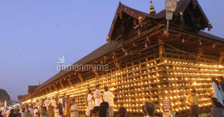 Ettumanoor in Kottayam district. A visit to these three temples before 'ucha puja', is very auspicious. Vaikathashtami is famous festival here.Vaikathashtami is celebrated on the day of Krishna Ashtami @OmTheReality  @Nidhi7007  @DivineElement
