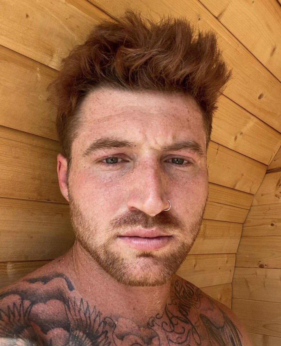 all the  @ImNotScottySire hairstyles- a thread -