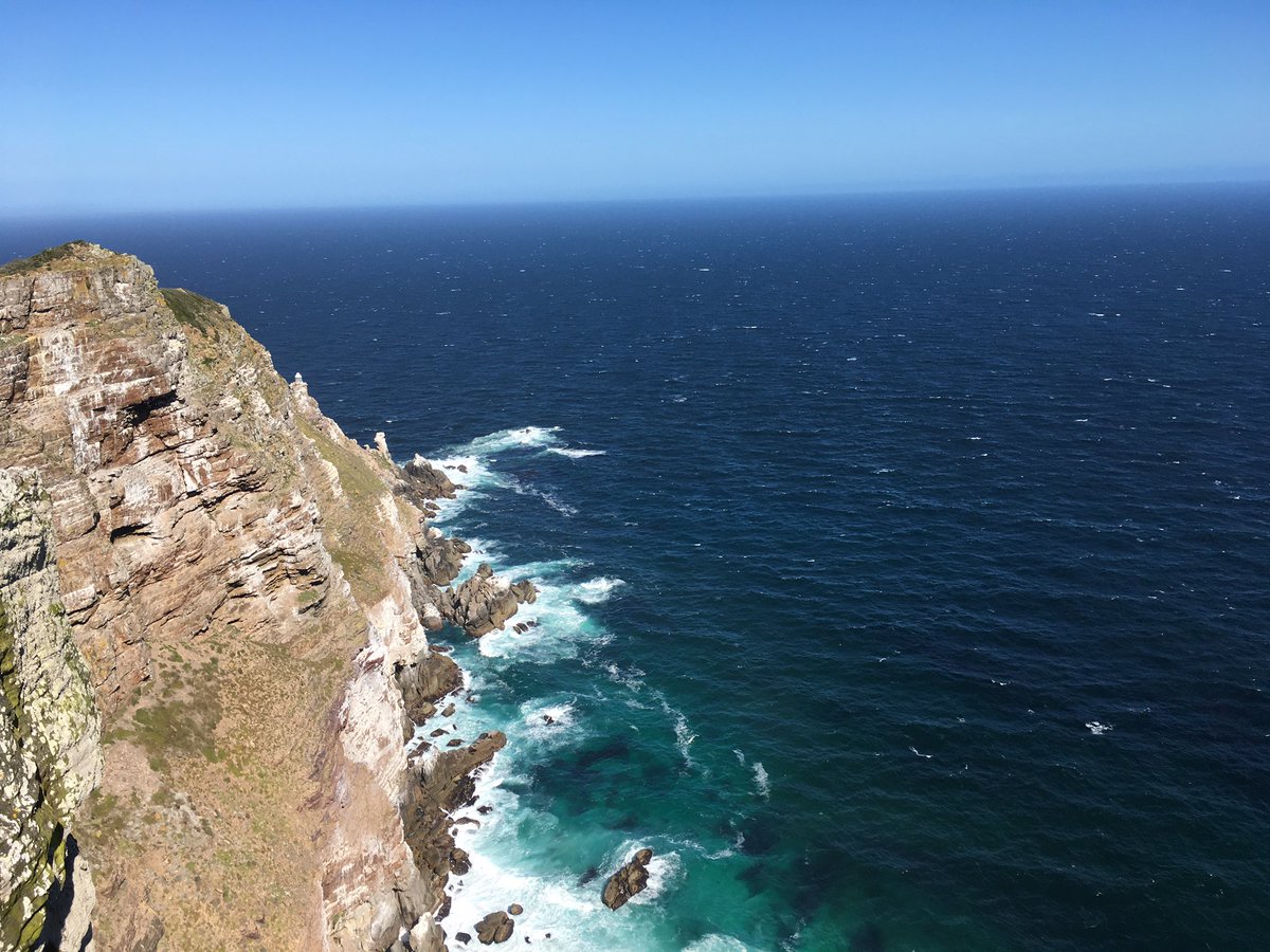 ellekeboehmer's tweet photo. Southern edges, littorals, latitudes, margins-and the stories we tell along, through, with them. #SouthernLives preliminary engagement today linking five continents, four of them southern @OxLifeWriting @WolfsonCollege https://t.co/RmsfqQDSkQ