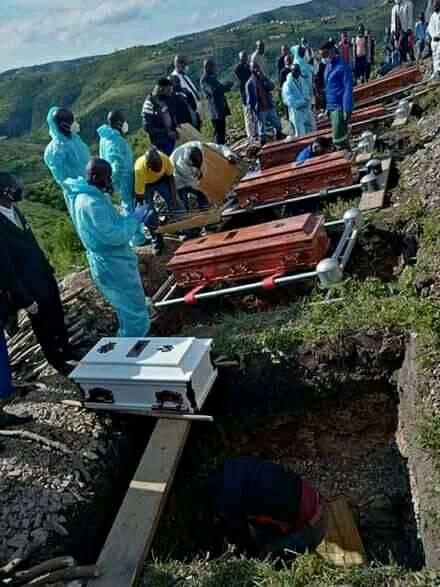 michaelmdekazi's tweet photo. A Zimbabwean immigrant wipe out a whole family including children,  their death shall not pass unpunished.#WeWantOurCountryBack https://t.co/LO2SRMgbDT