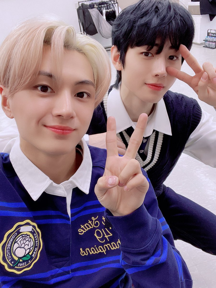 오랜만에 돌아온 제훈’z!!
곧 시작되는 저희 성훈이의 생일 더쇼 대뷔무대
기대많이해주세용~~!
성훈아 생일축하혀~~~~😁                               #ENHYPEN #JAY #SUNGHOON #HAPPY_SUNGHOON_D