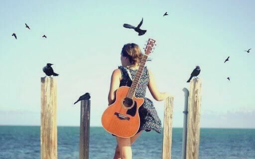 දුර ඇත අතිතයේ ඔබ හා ඇවිද ගොසින්.. ආසයි ආ මග ආයෙත් එන්නට අප පෙම බිදුන තැනින්.. 😑