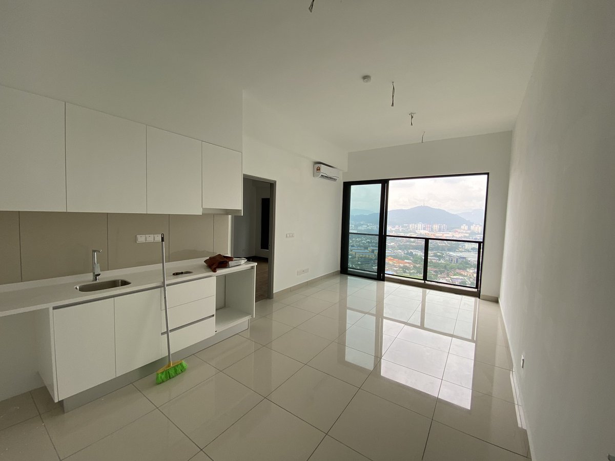 BELI RUMAH, DAPAT ‘HOTEL’Aku bgtau 2 ‘Sifu Hartanah’ tentang idea ni. Dorg kata ini idea gila & jalan pintas nak bankruptBkn utk minta permission tp nak tahu pandangan org berilmuAku yakin idea ini ‘gila’ sbb tak ramai yg buat. Atau ia di luar kebiasaanINI THREAD