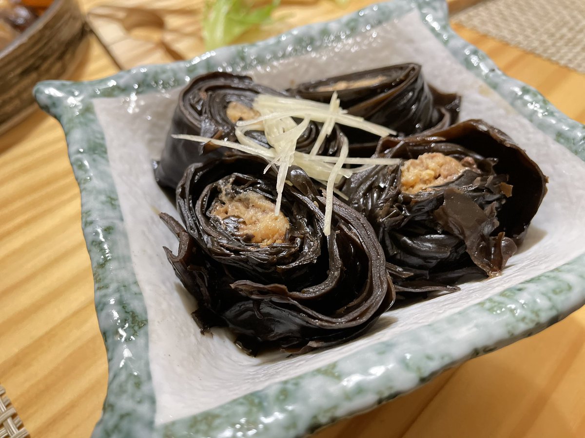 恋する鳥羽キャンペーン事務局 در توییتر 鳥羽の郷土料理 アラメ巻き 魚を海藻のアラメで巻いて 醤油や砂糖 みりんで甘辛く煮た 郷土料理のひとつです 中身の魚はイワシやサンマなど 地域によっていろいろ アラメは一見昆布のみたいですが 昆布よりも
