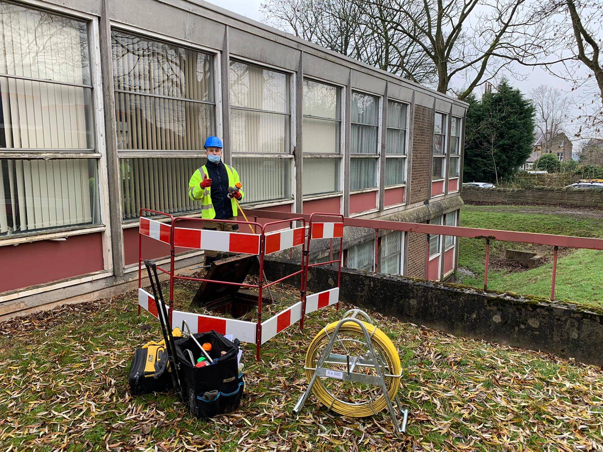 One of our #Pas128 #UndergroundUtilitiesSurvey teams were making #SurveySteps in Yorkshire yesterday. We're across the UK all week building the Km total.

@Shelter's helpline is open every day: 0808 800 4444

#Homeless #HousingCrisis #Surveying #UtilitiesSurvey #TheBigWalk #Steps