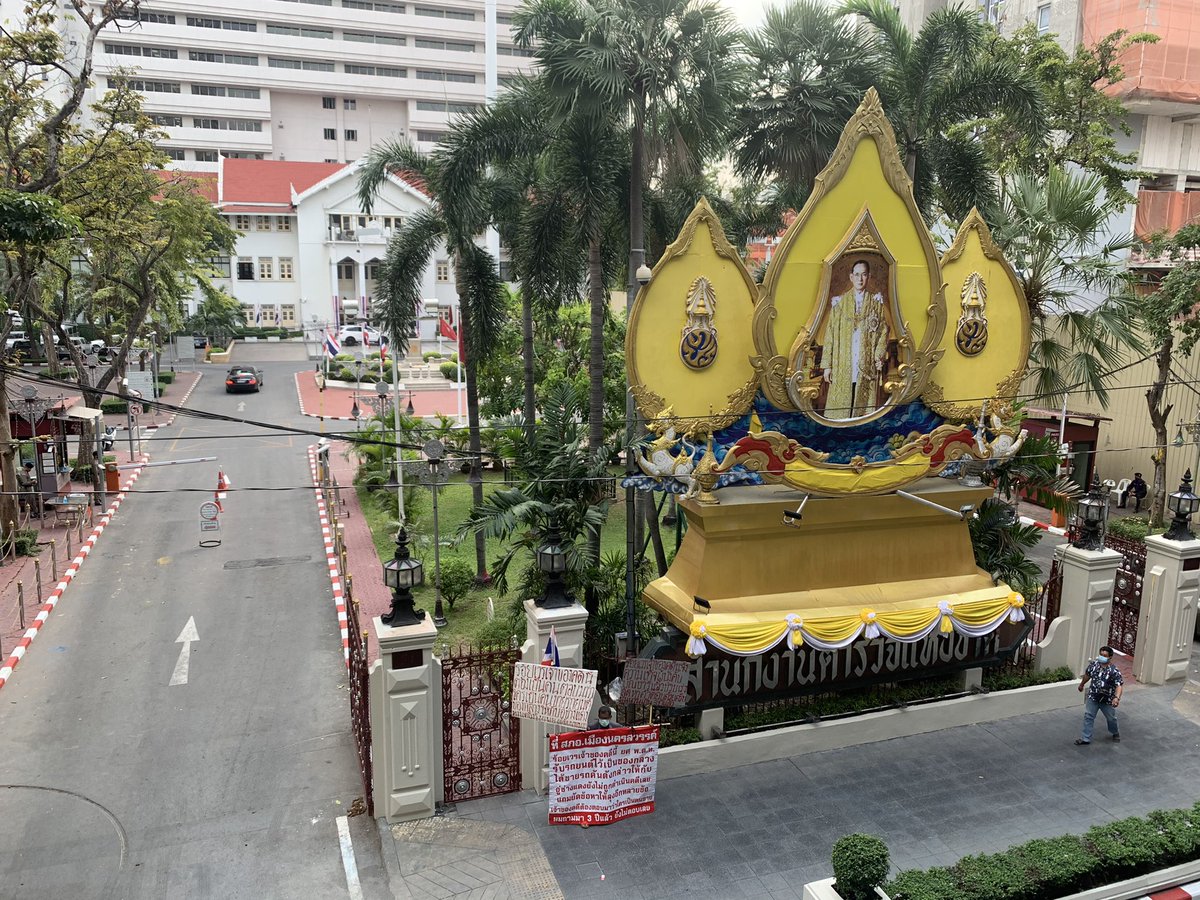 ซน. tweet media