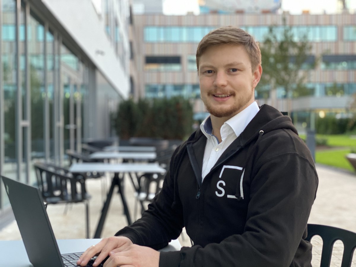 Guiding insurance into the digital age drives Paul everyday as an actuarial analyst. Enhancing the pension side of our product portfolio is only one part of his job working together with his team, our partners, and clients. Interested? Join us! syncier.com/en/career #Insurtech