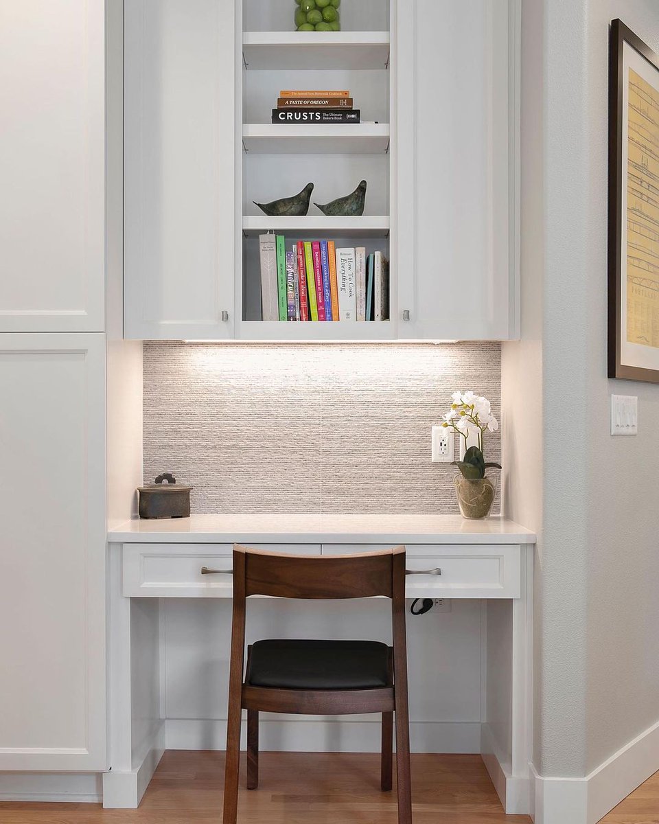 Case Furniture On Twitter Mountainwoodhomes Transformed A Portland Kitchen Desk Into A More Functional Space And A Hub For This Busy Family Featuring The Profile Chair Designed By Matthewhiltonstudio Wfh Desk Chair