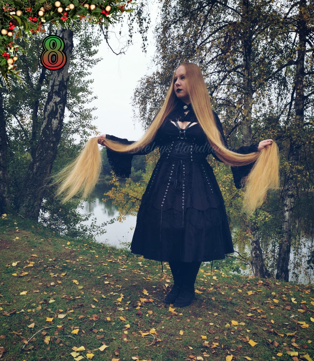 LoreleysHair's tweet photo. 🎀✨Door No 8✨🎀
.
.
#adventcalendar #adventskalender #adventkalender #türchen8 #december #dezember #longhair #verylonghair #openhair #longhaircommunity #langehaarekeinemodeeinelebenseinstellung #langehaare #rapunzel #rapunzelhair #realrapunzel #christmastime #gothgirl #goth https://t.co/BZfwA586Uh