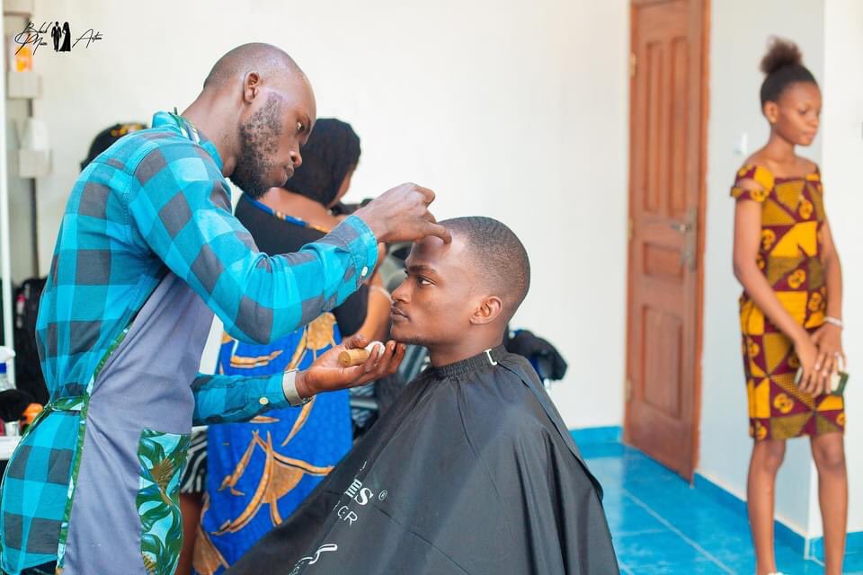 blackmuseaction's tweet photo. Merci à MIMA COIFFURE et Emma Store de nous avoir accompagné pour cette premiere édition. 

#BlackMuseAction2020 https://t.co/YTsQ9bC9lU