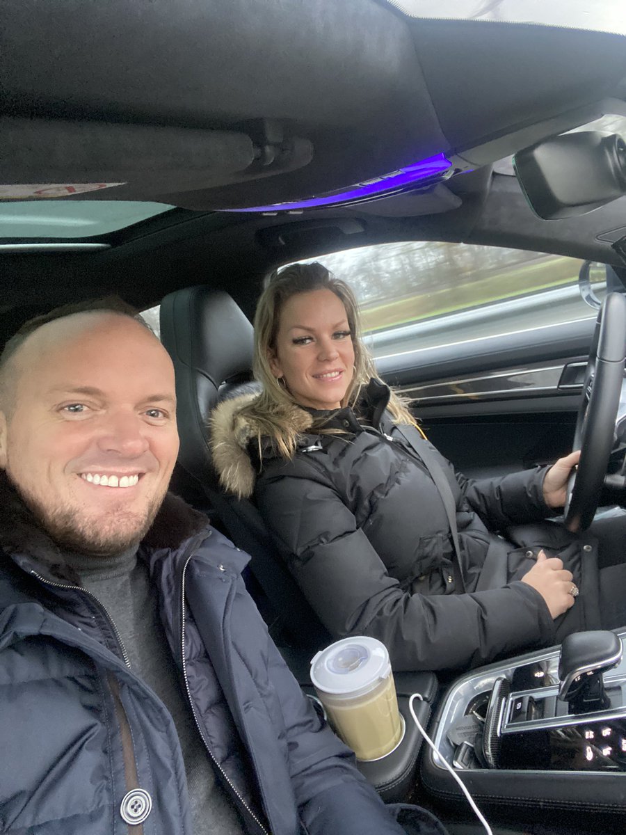 Vandaag een dag vol met afspraken naar mooie ondernemingen 😊 📺 en blijven lachen is de enige optie samen met @melanieeweberr  wil jij dat ik langs kom bij jou onderneming ? Stuur dan een PB voor meer info 😊