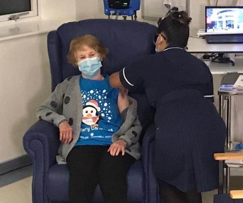 mixradiorocks's tweet photo. Meet Maggie: the first person in the world 🌎 to receive a fully-tested and approved Covid-19 🦠 vaccine 💉 on the NHS 👏 #COVID19 #COVID19Vaccine https://t.co/11ns9HyqAl