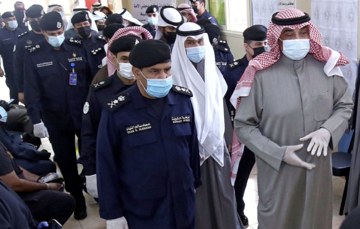 khaleejtimes's tweet photo. #Kuwait Amir reappoints #SheikhSabah Al Khalid as PM
https://t.co/Q8gTL2idzd https://t.co/iDi2jwhwJQ