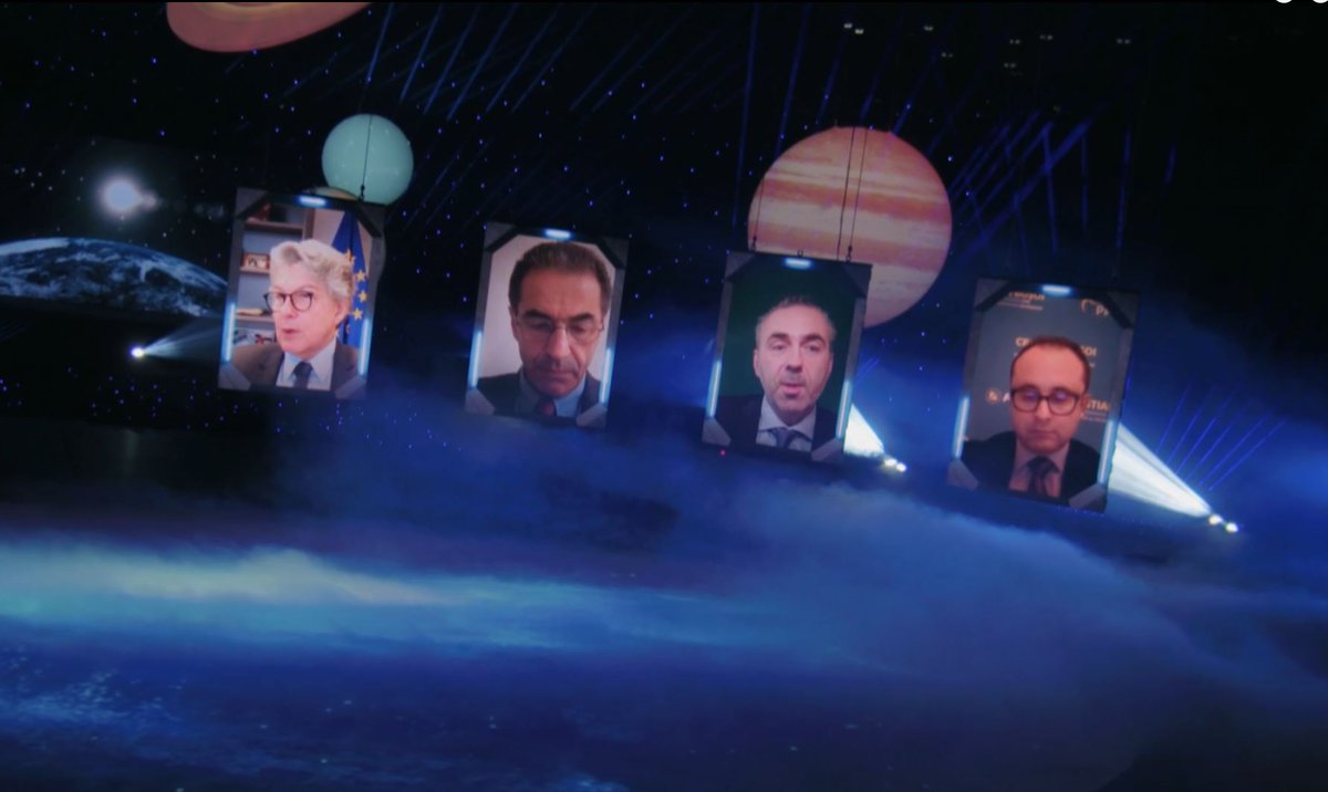 DLR_de's tweet image. Was leistet Raumfahrt für unsere Gesellschaft? Der zweite Tag der #EUSpaceWeek startete heute mit einer Pressekonferenz. Optisch ganz schön abgespaced! 🪐✨Jetzt direkt im Anschluss: 3 Plenarsitzungen. Hier kostenlos registrieren und live reinhören: euspaceweek.eu