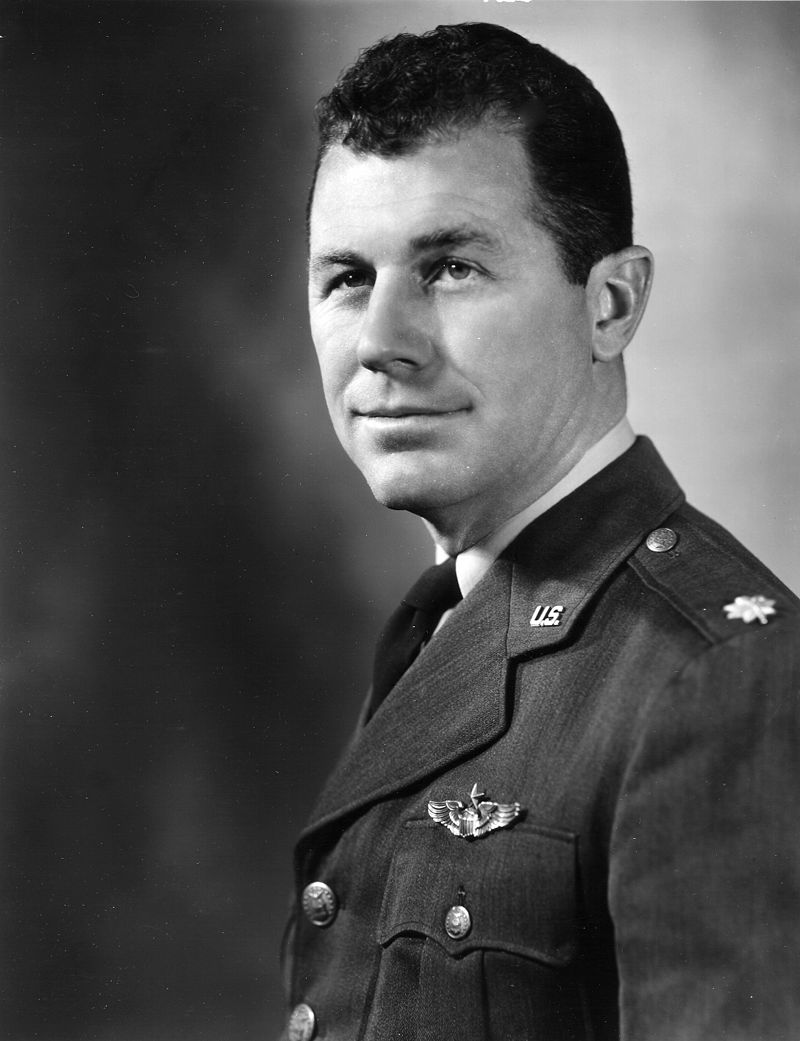 erika_pbw's tweet photo. "Brigadier General, where are you going?"

"I'm going back to the sky"

#ChuckYeager https://t.co/yDWEK2euMP
