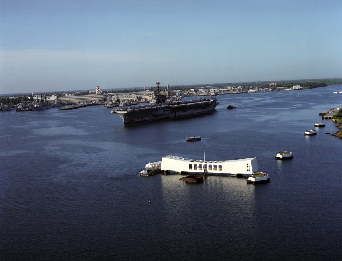 SaveUSSRanger's tweet image. USS Ranger sailors pay tribute to @ArizonaMemorial in 1993 #PearHarbor79 #NeverForget