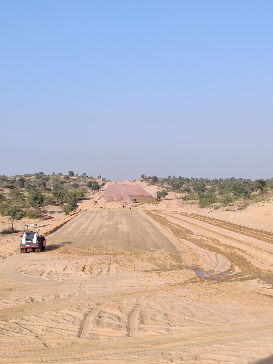 NapInfra's tweet photo. #napinfra #teamnapinfra #roadconstruction #earthwork #GSV Amritsar Jamnagar Six Lane Expressway Package 6 Jodhpur, Rajasthan almost Earthwork has been completed & now GSV start CH. 162.00 to 165.00 @NHAI_Official @MORTHIndia @RInfraOfficial @ihmcl_official @sahil11p @cbdhage https://t.co/3HwrEyUsvL