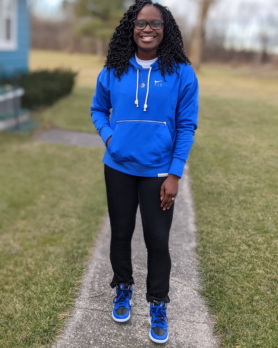 amcmath04's tweet photo. Even the best weeks start on Monday!
#nikewomen #swooshflyhoodie #AJ1 #HighZoom #Sisterhood #DetailsCrazy #wearyoursneakers #yoursneakersaredope #girlwholovessneakers
Best 📸 guy @CoachLoz https://t.co/2MdqqDlf9E