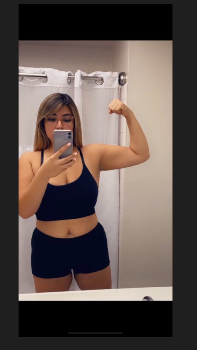 nicolee_marie08's tweet photo. And with my world crumbling around me; finding my balance again is all Iโm trying to reach for. #75Hard #bodytransformation #PositiveVibes #motivation #FitnessGirl #FitnessGoals #HealthyLiving #Inspiration #gainsloading #tinymuscle https://t.co/vxjaGsOf9J