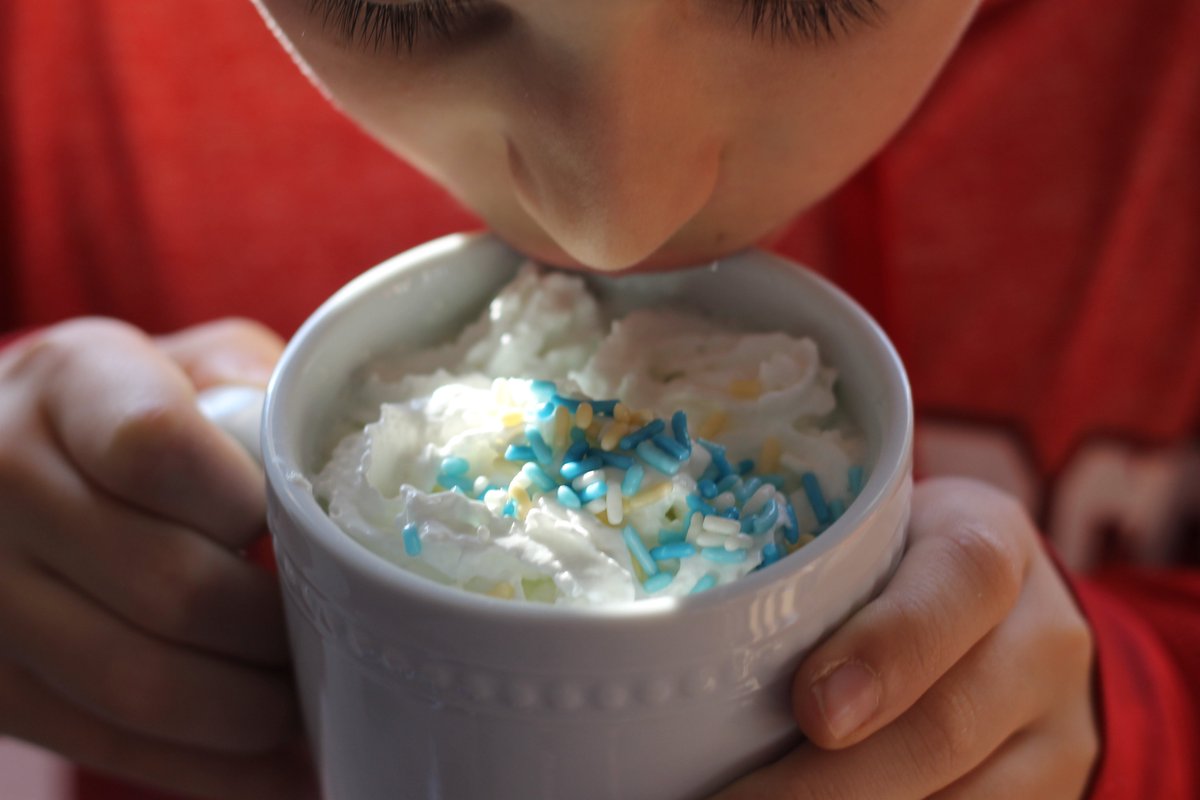 #ad Looking for something fun &amp; warm to do inside with the family? Watch <a href="/JolliestElfShow/">The Jolliest Elf</a>: Lil' Rey. It's a short the whole family will love! A link to watch &amp; this yummy hot cocoa recipe is on the blog right now. 🙂
gingersnapcrafts.com/2020/12/frosty…
#TheJolliestElf  #JolliestElf #lilrey