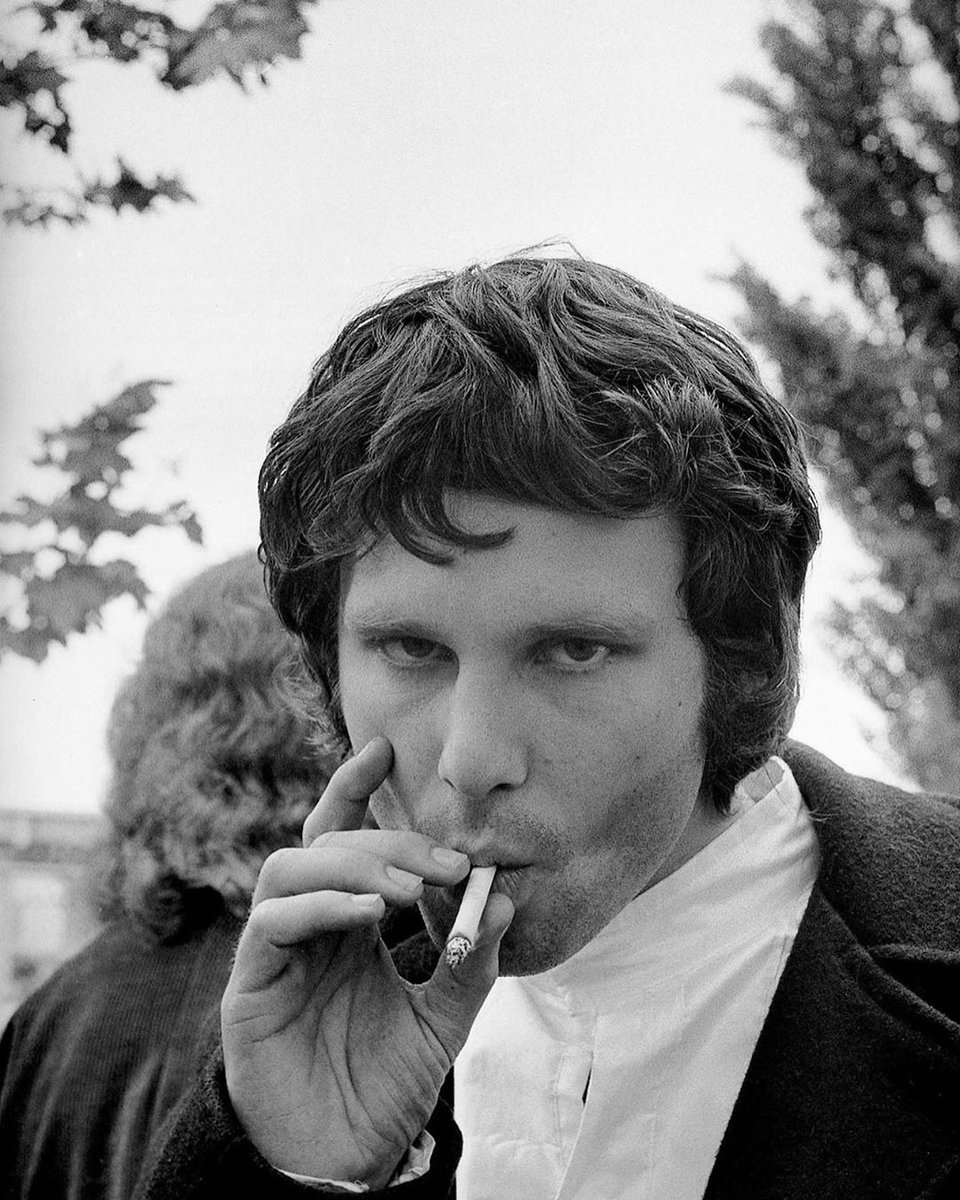 Depasorock's tweet photo. 8 de diciembre de 1943. Se cumplen 77 años del aniversario de nacimiento de Jim Morrison. Fue un cantautor y poeta estadounidense, célebre por ser el vocalista de la mítica banda de rock "The Doors". https://t.co/qlbSkdSWvy