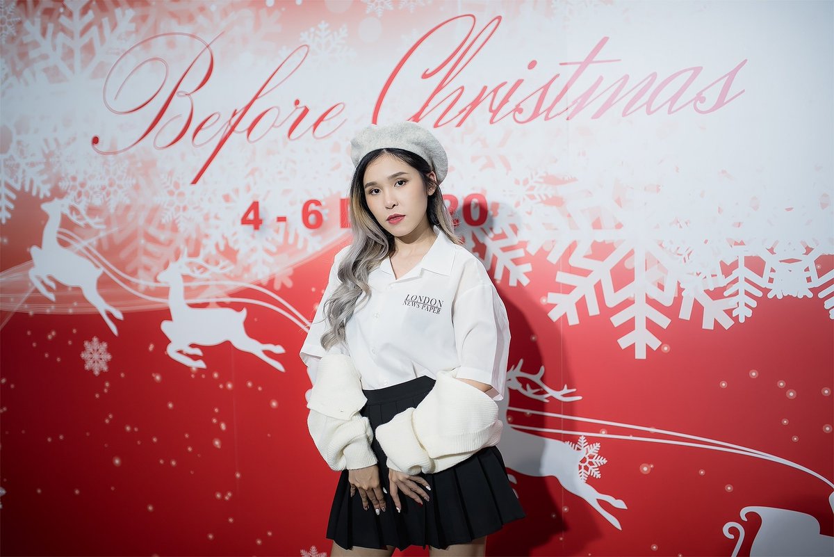 rose_ontherose's tweet photo. 𝙒𝙖𝙞𝙩𝙞𝙣𝙜 𝙛𝙤𝙧 𝙤𝙪𝙧 𝘾𝙝𝙧𝙞𝙨𝙩𝙢𝙖𝙨 🎄🎀
.
.
.
#ATMissOfficial
#ATMiss
#アテミス
#RoseATMiss
#idolexchange https://t.co/N2GrJG7cwR