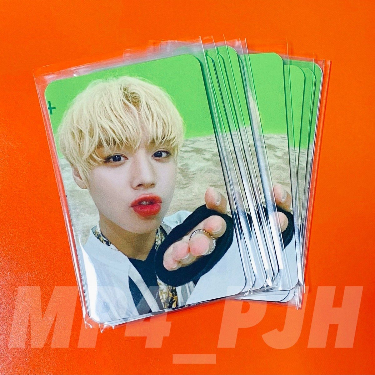 mp4pjh_v's tweet photo. 메이크스타 미공개포카 나눔합니당 ₍ᐢ..ᐢ₎♡̷̷̷ ༘☆ 
저는 한세트로도 충분하니까 。。지훈이를 좋아하는 메이10분께 나눠드리고싶어요.ᐟ  알티추첨 .. 3장1세트 .. 배송비내부담 .. 당발12일(토) .. 많관부🧡 https://t.co/3TcofdO84l
