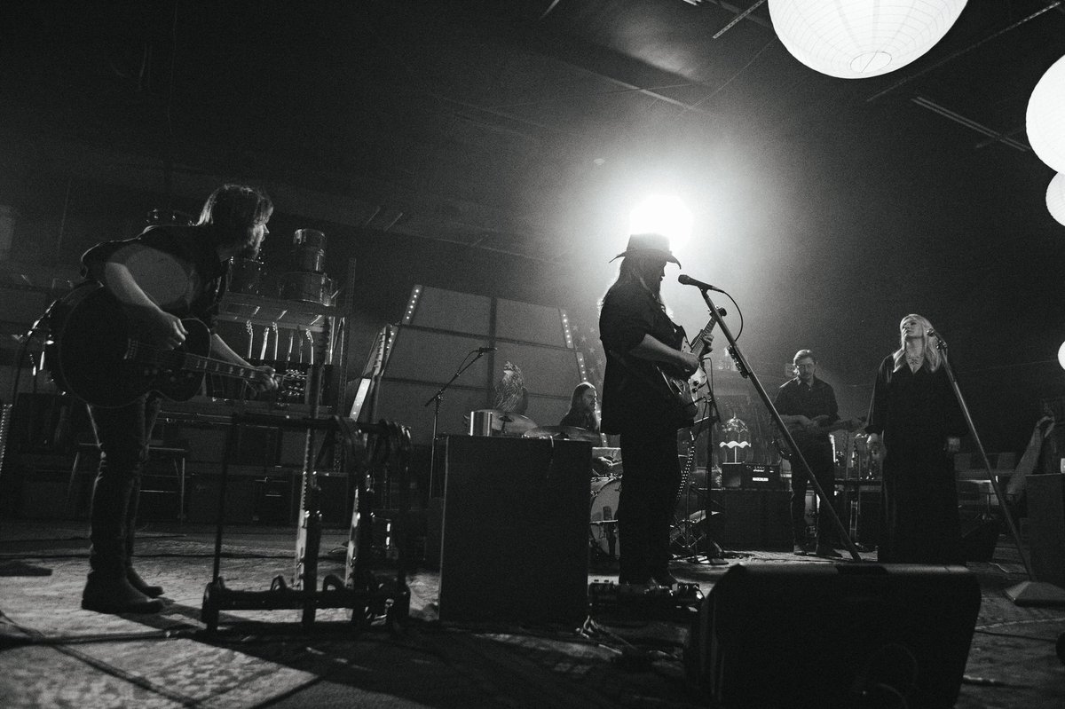 ChrisStapleton's tweet image. The Late Show with Stephen Colbert ·  12.7.20

📸: @andybarron