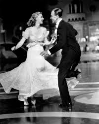 merlinpapin3's tweet photo. Des étoiles dans vos yeux avec le déroulé de mes 30 du #TopComédieMusicale :
23 - #TopHat de #MarkSandrich avec #FredAstaire #GingerRogers #EdwardEverettHorton #EriRhodes #HelenBroderick #BenHolmes #ErikBlore
@Jouxplane83 @FredOL69007 @tbarnaud https://t.co/1dnkCE0RCH