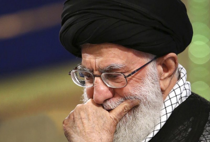 "فوكس نيوز".. المرشد الأعلى الإيراني بدأ بنقل سلطاته لنجله.