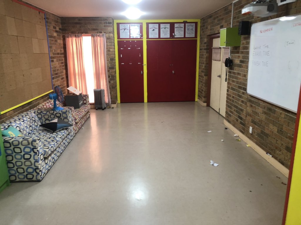 mickdw82's tweet photo. We hooked in and got loads of  stuff done!! 50 days to go no pressure until day one of 2021. @calrossy #maintenance https://t.co/eFZXb32oFI
