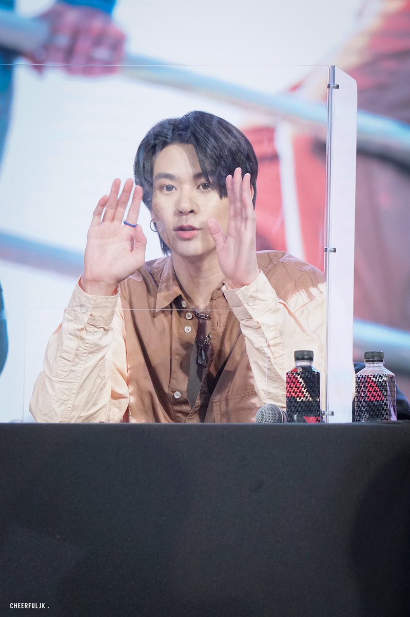 CheerfulJK2903's tweet photo. สดใสยามเที่ยง 🌞

#JackieJackrin
#TRINITY559Fansign
#TRINITY_TNT https://t.co/4SGj6B06v1