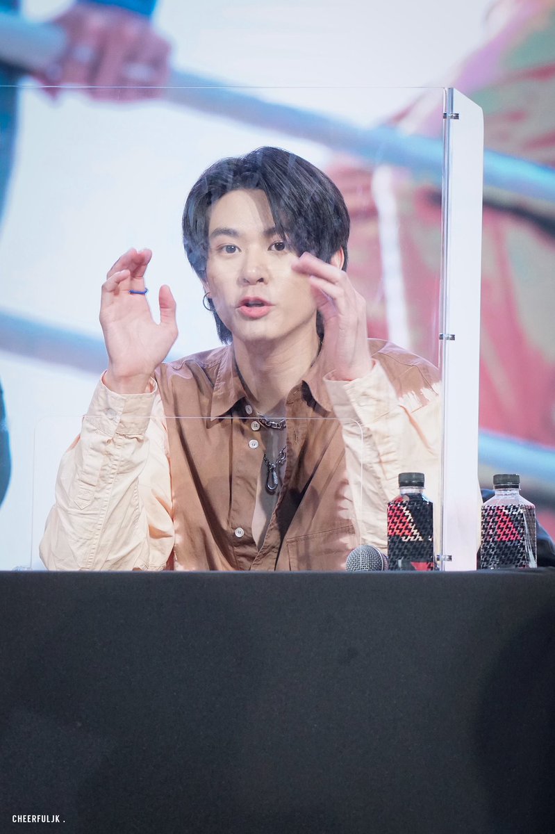 CheerfulJK2903's tweet photo. สดใสยามเที่ยง 🌞

#JackieJackrin
#TRINITY559Fansign
#TRINITY_TNT https://t.co/4SGj6B06v1