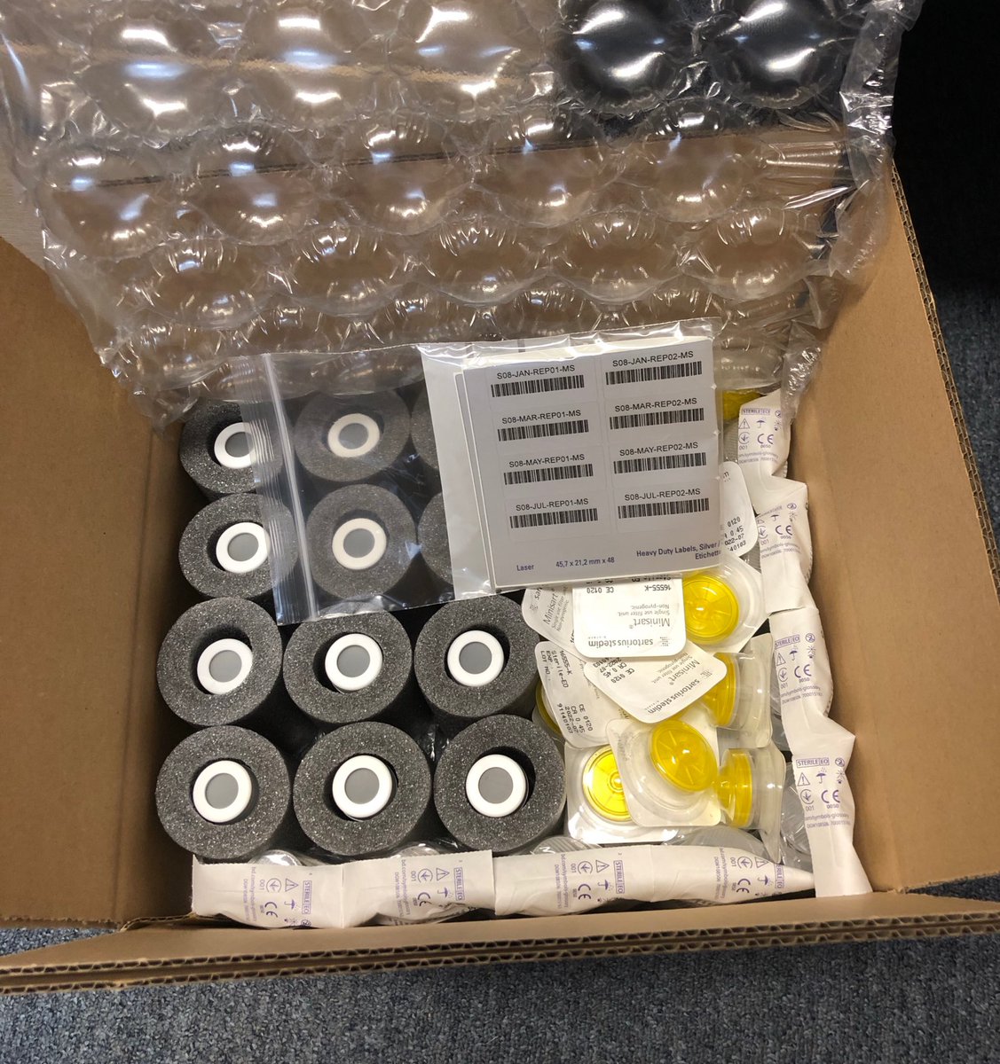 ecochangegroup's tweet image. Holidays🎄🎅🏼 are coming early to @GLEONetwork. Yi and co have been working hard to prep and ship these sampling kits to the 70+ sites in our #DOMseasons project. Last boxes to ship this week. Sampling starts in Jan 2021. #2021willbebetter