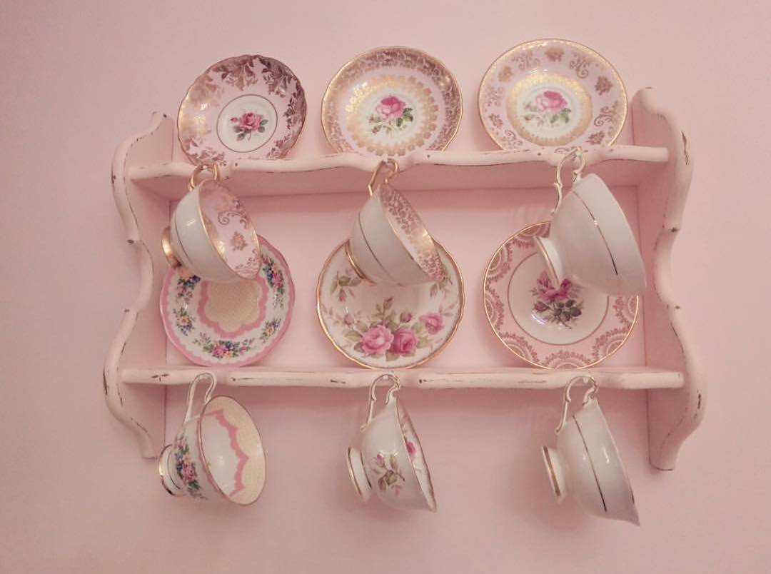 pinkiepocket's tweet photo. #pinkcottage #cottagecore #fairycore #dreamhouses #pink https://t.co/cbbtgDdB3V