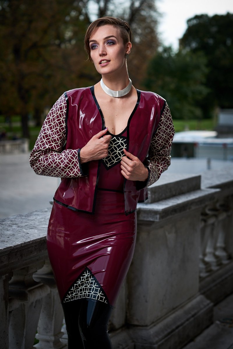 Odd_Territory's tweet photo. Plum latex is definitely one of my favorite latex colors! What's yours? 😊
Model: @DutchDame1
Pic: @Ferry55k
Outfit: @Odd_Territory
*this outfit is sold
#latexmodel #latexinpublic #latexdesign #lasercutlatex #lasercutting #fashiondesigner #nextinfashion #alternativedesign https://t.co/i36STFYkkz