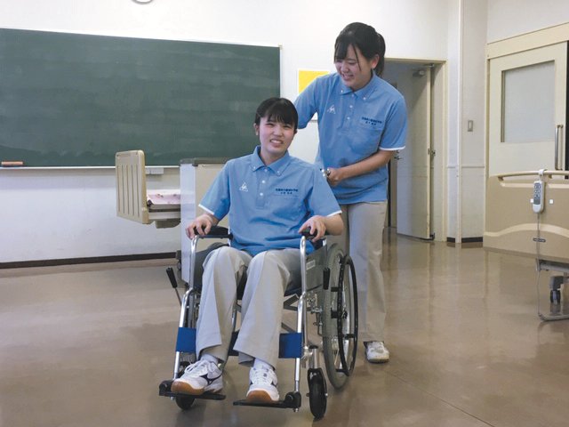 北海道 未来のしごとの参考書 本日公開 最終回の今日は おしえて あくしち先生 ということで 副校長の悪七先生に介護についていろいろ伺いました T Co Nxhyqizach 3回に渡り 珍しい公立の介護専門学校を紹介しました ぜひ 1回目から