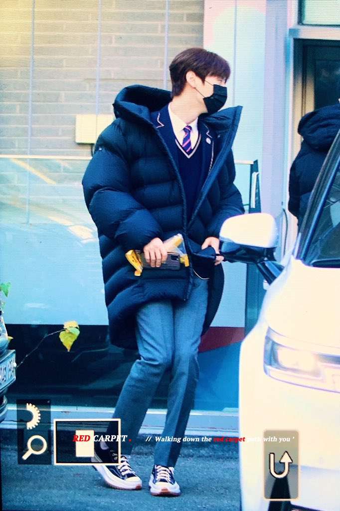 redcarpet_mh's tweet photo. 201208 👦🏻🍌 #황민현 https://t.co/rLFpKam75C