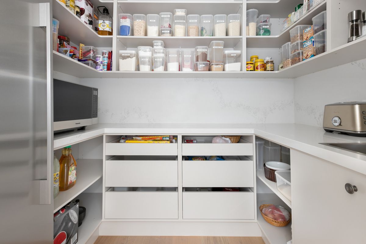 hhcabinetsau's tweet photo. Looking for the perfect amount of storage, and organisation in your kitchen pantry? Let us help you design exactly what your family needs.

#pantry #kitchencabinets #cabinetmakermelbourne #kitchendesign #kitchen #custom #cabinetry #hhcabinets #kitchenrenovations https://t.co/OZTZRzwbkp