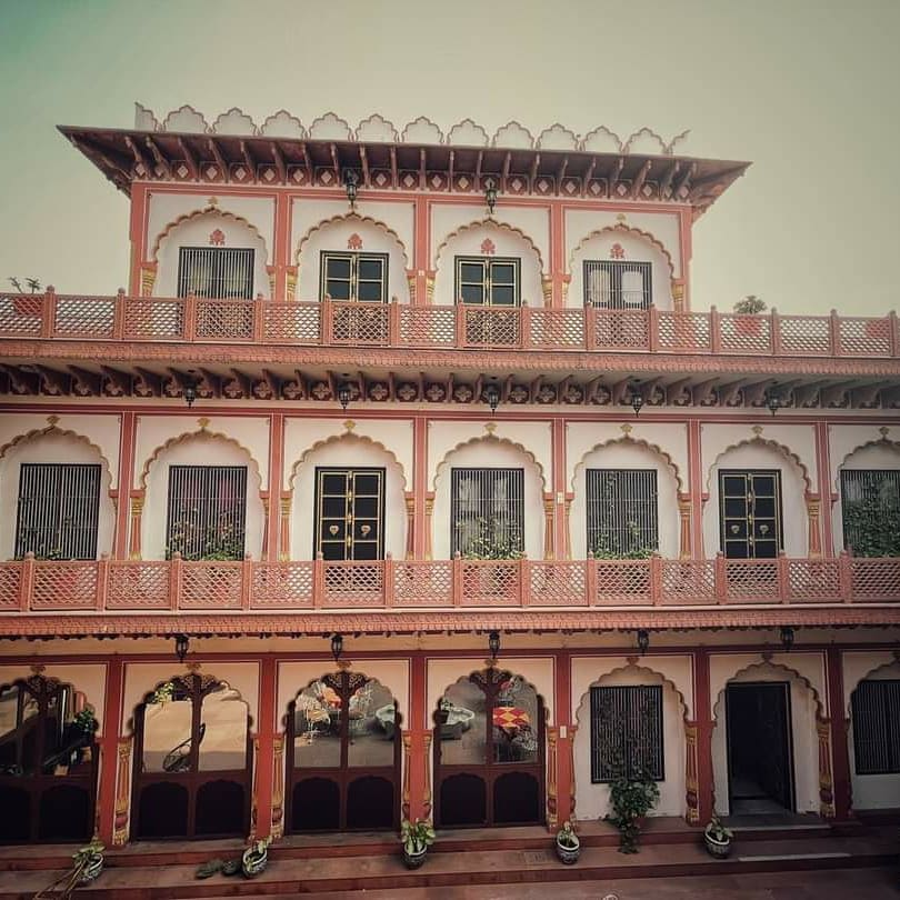 StudioDharma1's tweet photo. Shikwa - Mehrabon Wali Haveli, the Residence of its owner, Shariq Bin Raza, his wife Alka Raza, and son, Sahil Raza. 

@Meerutnews24
@MP_Meerut
@UrbanMeerut
@DmMeerut

Shikwa Haveli
NH57 Village, Katha, Baghpat https://t.co/PT6ey88jX4