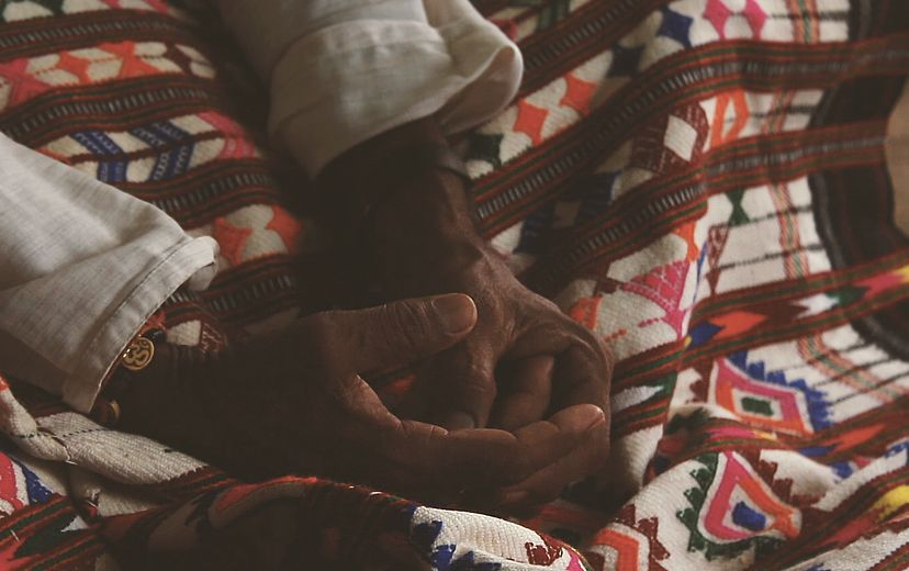 Away from the hustle of city life where Sun gleams bright over deserted roads, Some unmapped lanes take you to a land of beautiful tales. Set in Rajasthan, a state situated at the colour belt of India is a small Dhani (a settlement) named Karwa.