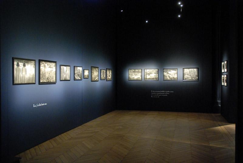FranceFineArt's tweet photo. réouverture et prolongation -> 15.12 au 30.01… [agenda culturel] #expo #FLORE L’odeur de la nuit était celle du jasmin #lauréate 2018 #PrixPhotographieMarcLadreitdeLacharrière @AcadBeauxarts #livre #MaisonCF #lauréat 2020 #PrixNadar #ITW FLORE #podcast https://t.co/eOlRywIXpk https://t.co/JpoSvGF4YX